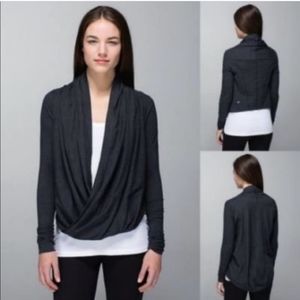 Lululemon Women's Iconic Wrap Heathered Black Top size Medium
